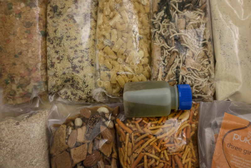 Packed foods with olive oil