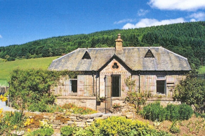 Castle Menzies Farm Holiday Cottages, near Aberfeldy