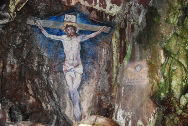 crucifixion-cave