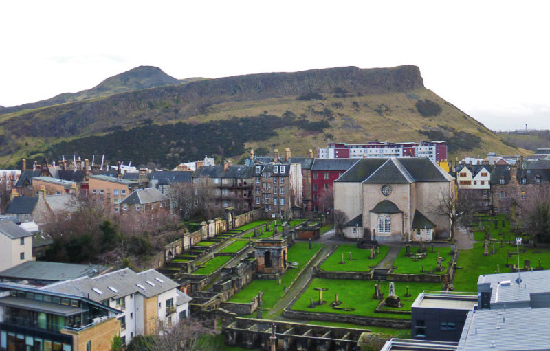 Salisbury Crags in Edinburgh - a giant sandstone sandwich